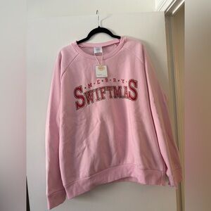 Merry Swiftmas crewneck (Taylor Swift)
